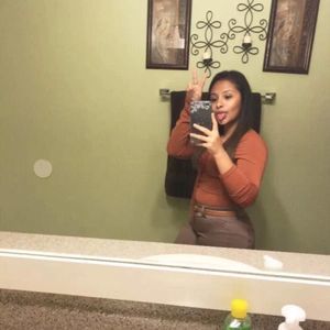 Meet your Posher, Abby